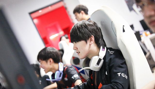 展现出了非 展现出了非