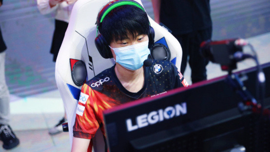 9场0球！姆巴佩加盟恶果显现！1.8亿巨星被迫牺牲，金球奖梦碎